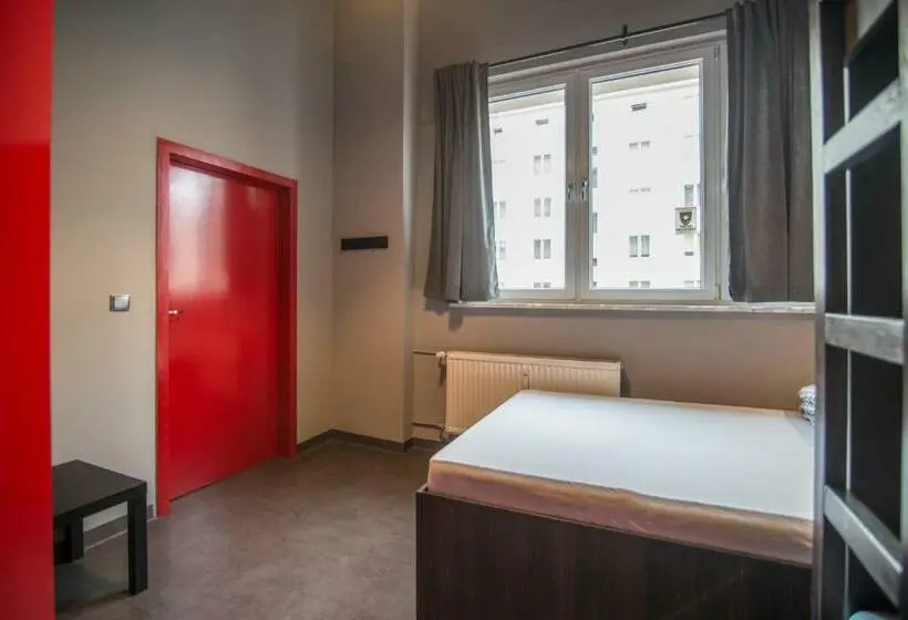 デラックスの４人部屋, 110 Hostel