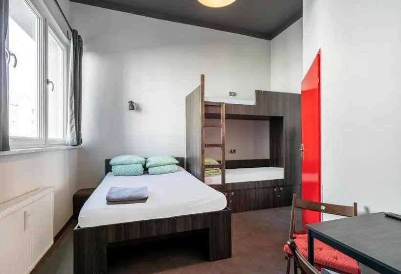 スタンダード４人部屋, 110 Hostel