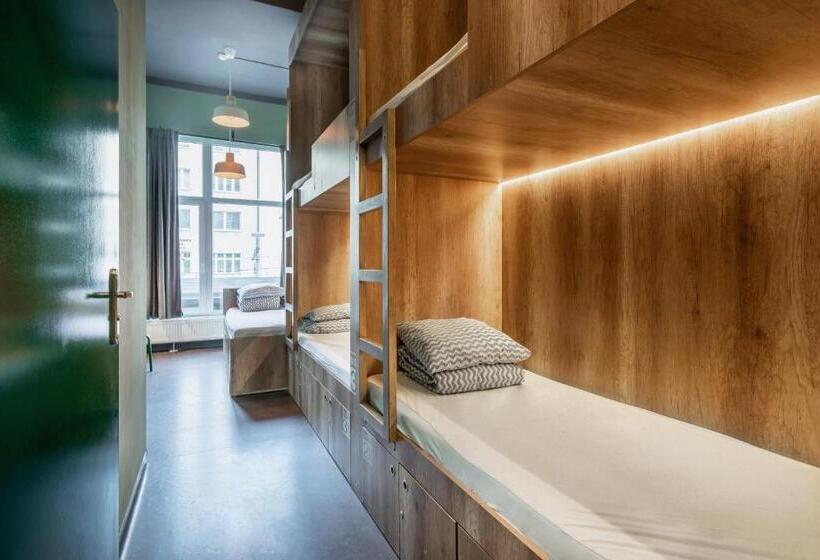 Семейный Номер, 110 Hostel