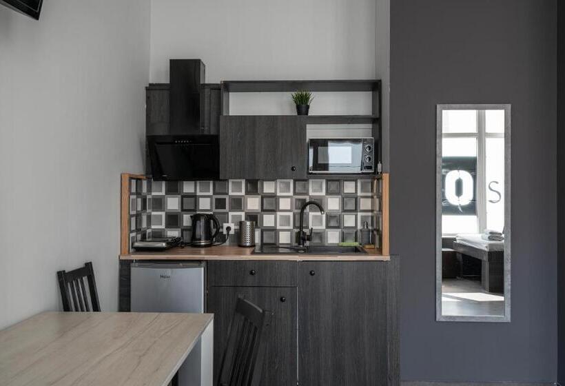 Четырехместный Номер Deluxe, 110 Hostel