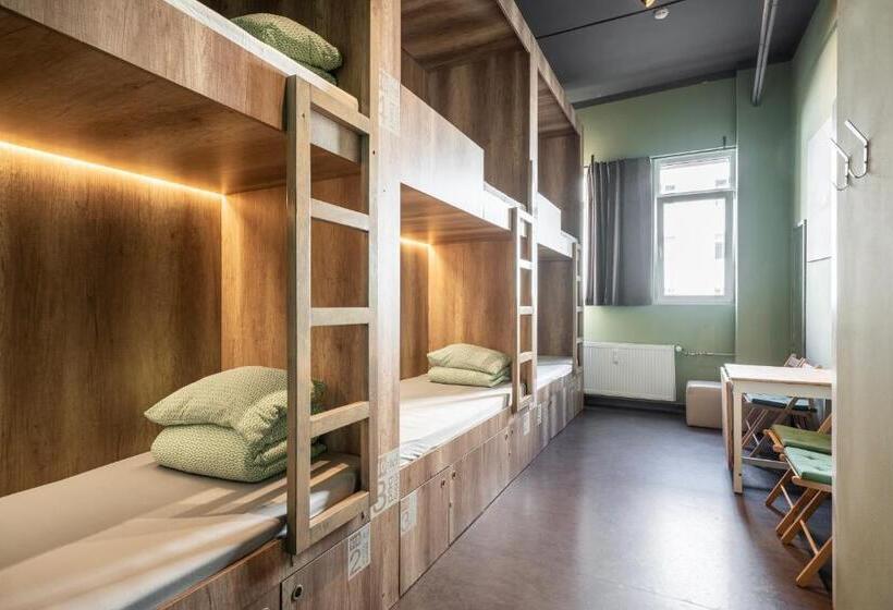 Семейный Номер, 110 Hostel