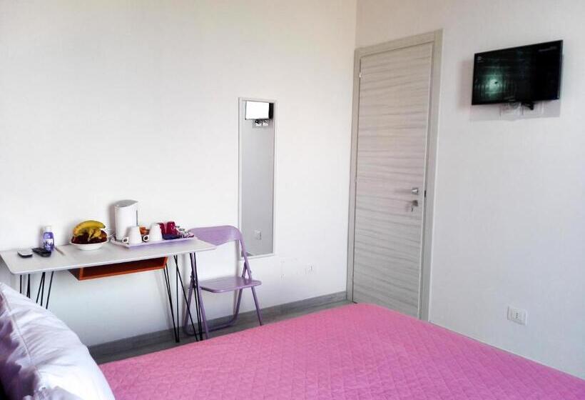 اتاق استاندارد سه تخته با بالکن, Le Stelle Di Martina Affittacamere