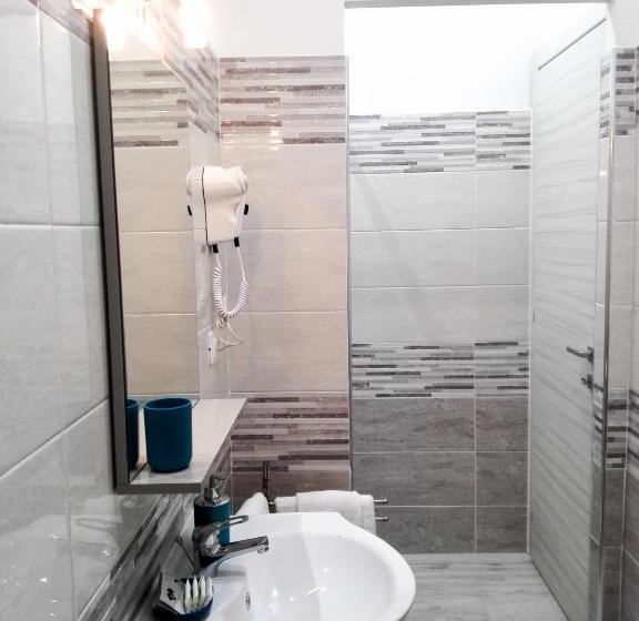 اتاق استاندارد سه نفره, Le Stelle Di Martina Affittacamere