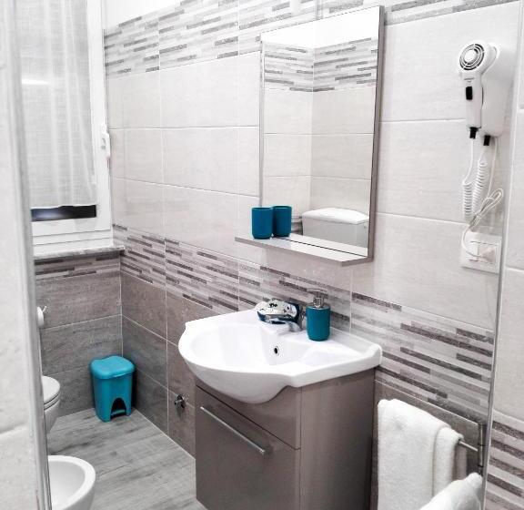 اتاق استاندارد سه نفره, Le Stelle Di Martina Affittacamere