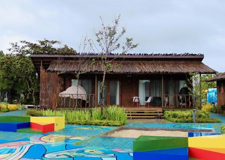 חדר משפחתי, Crusoe Cabins Casobe