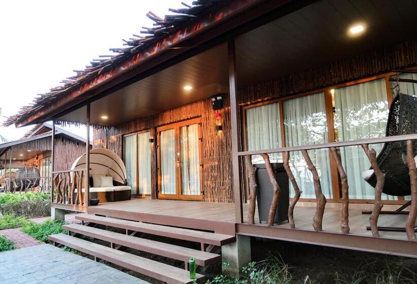 חדר משפחתי צדדי נוף לים, Crusoe Cabins Casobe