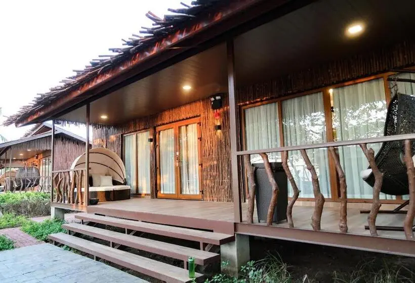 サイドシービューファミリールーム, Crusoe Cabins Casobe