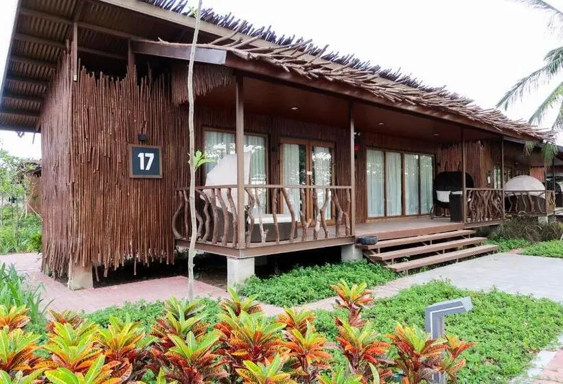 サイドシービューファミリールーム, Crusoe Cabins Casobe