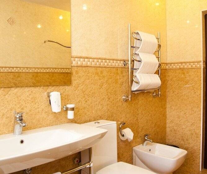 اتاق استاندارد سه نفره, Gala Plaza