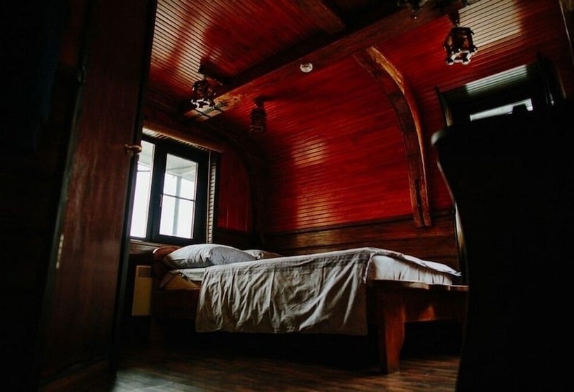 اتاق استاندارد, Landing Stage Master