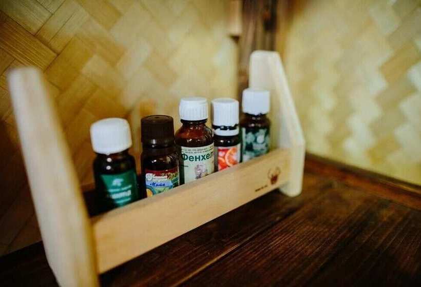 اتاق استاندارد چهار تخته, Landing Stage Master