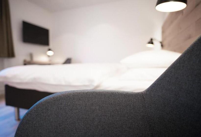 חדר סטנדרט, Town Living