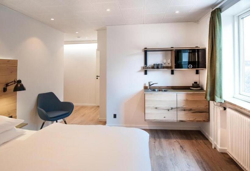 חדר סטנדרט, Town Living