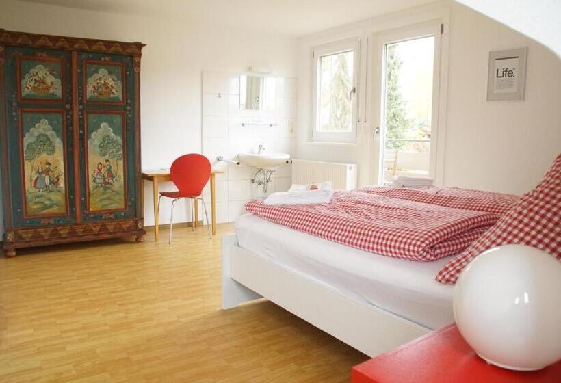 غرفة قياسية حمام مشترك, Black Forest Lodge