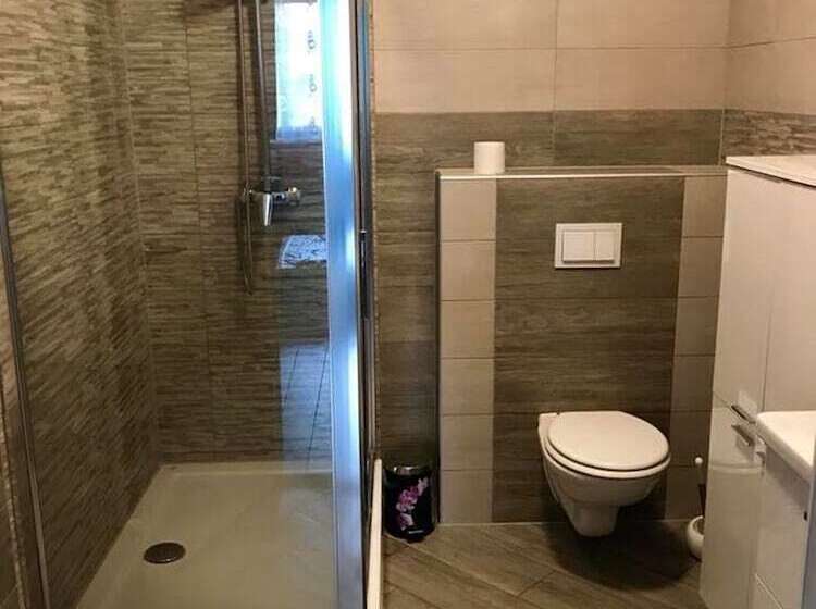 豪华房间, Guest House Klanfar