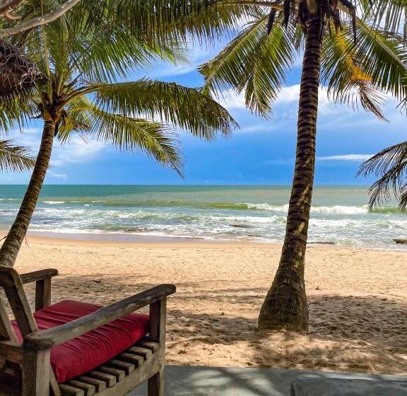 بنگله خانوادگی, Aloha Beach Resort