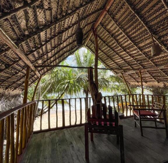 بنگله خانوادگی, Aloha Beach Resort