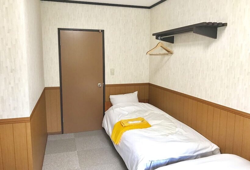 Economy Triple Room, Pension Lanpou