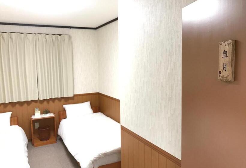 Economy Triple Room, Pension Lanpou