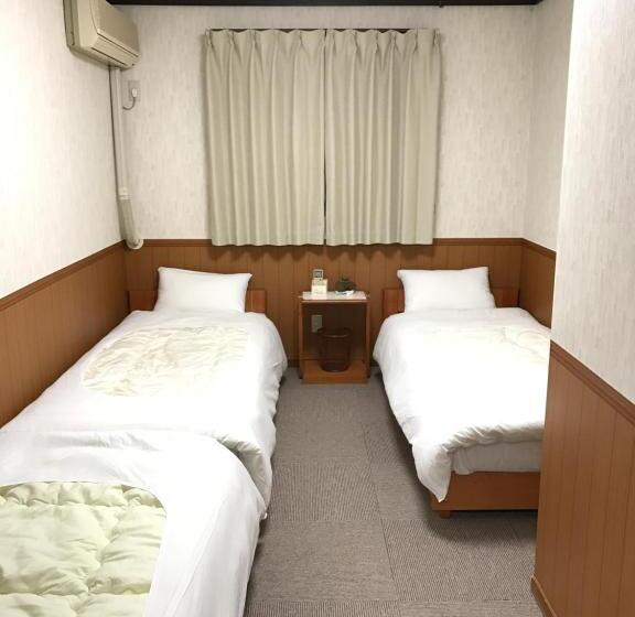 Economy Triple Room, Pension Lanpou