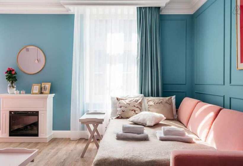 דירה בת חדר שינה 1 עם מרפסת, District17   Loftaffair Collection