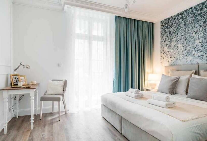 דירה בת חדר שינה 1 עם מרפסת, District17   Loftaffair Collection