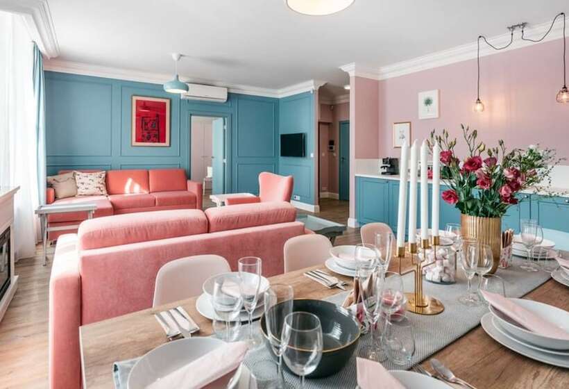 דירה בת חדר שינה 1 עם מרפסת, District17   Loftaffair Collection