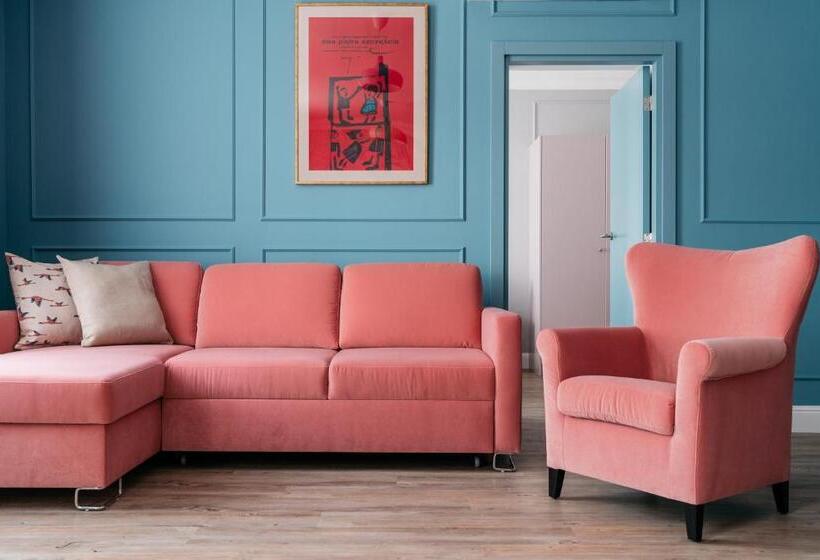 דירה בת חדר שינה 1 עם מרפסת, District17   Loftaffair Collection