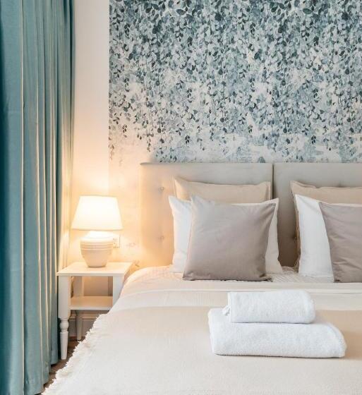 דירה בת חדר שינה 1 עם מרפסת, District17   Loftaffair Collection