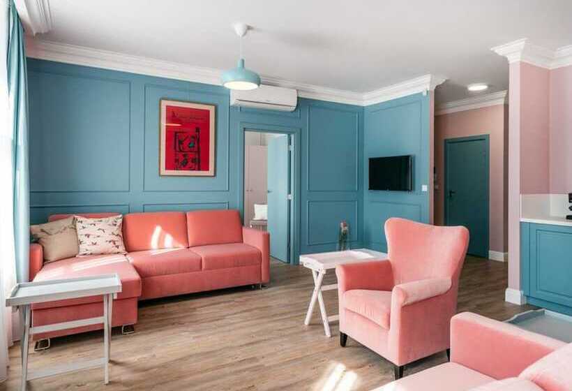 דירה בת חדר שינה 1 עם מרפסת, District17   Loftaffair Collection