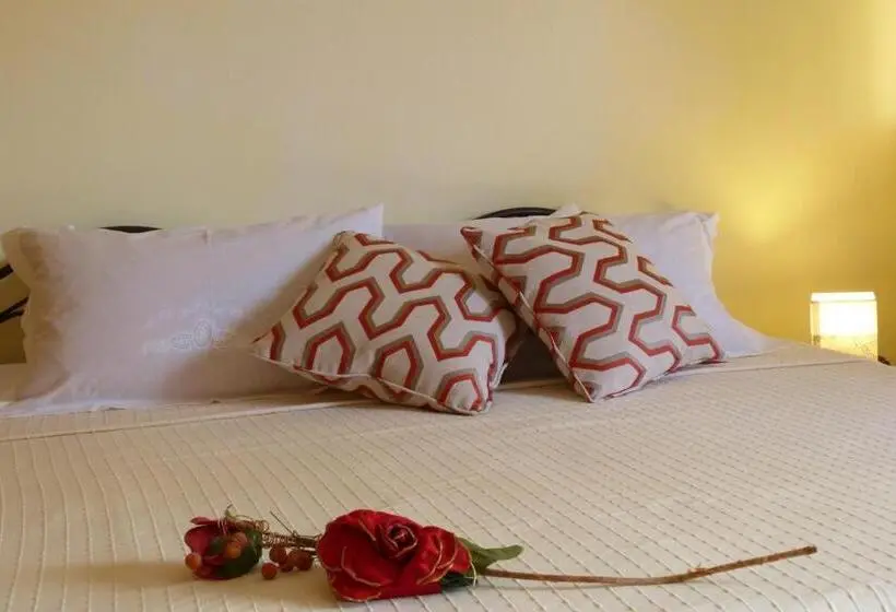 اتاق استاندارد با چشمانداز استخر, Grazia Maria