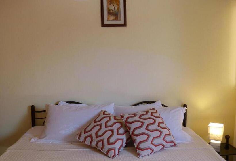 Standardzimmer mit Poolblick, Grazia Maria