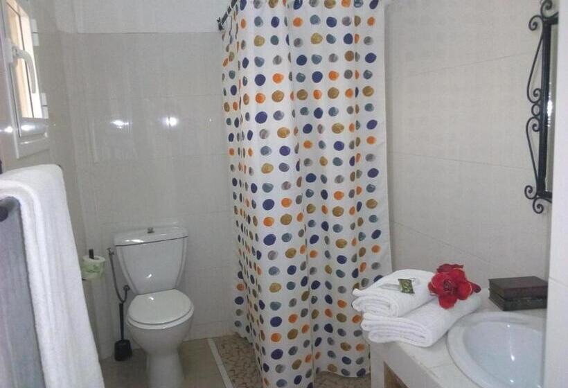 Standardzimmer mit Poolblick, Grazia Maria