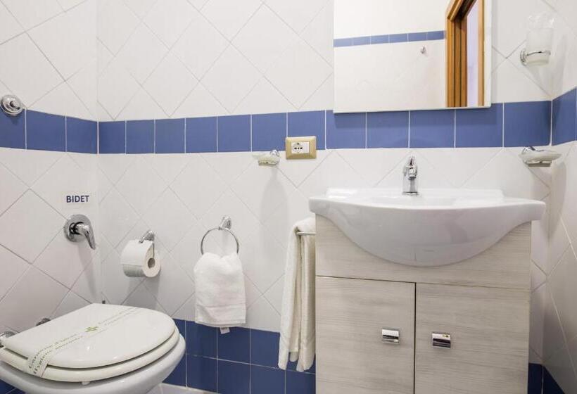 חדר סטנדרט נוף לים עם מרפסת, Relais Vista Mare