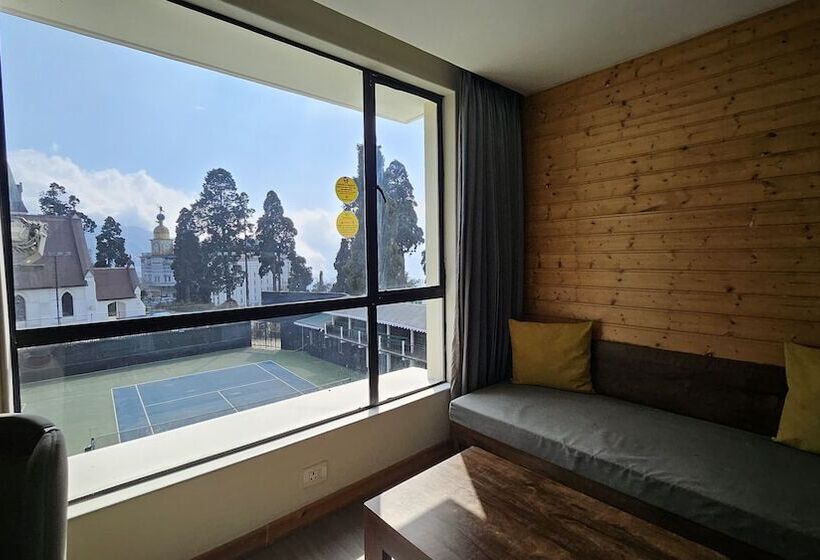 Quarto Deluxe, Yashshree Sanderling Mall Road