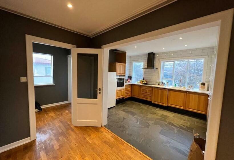 اتاق استاندارد با سرویس بهداشتی مشترک, Ig Akureyri