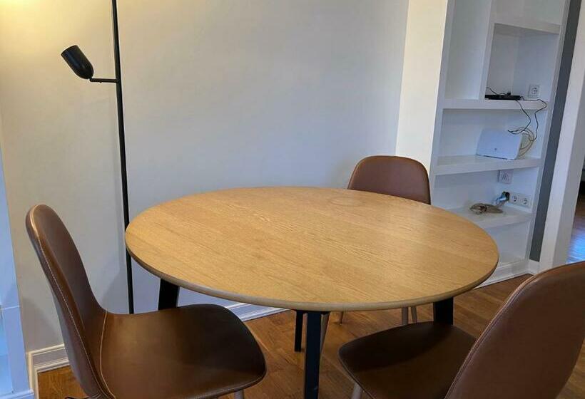 اتاق استاندارد با سرویس بهداشتی مشترک, Ig Akureyri