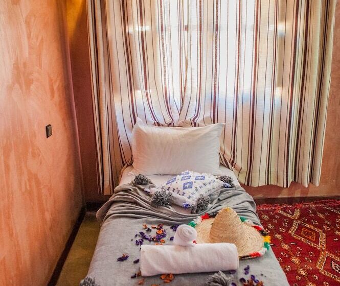 اتاق استاندارد سه نفره, Toubkal Ecolodge