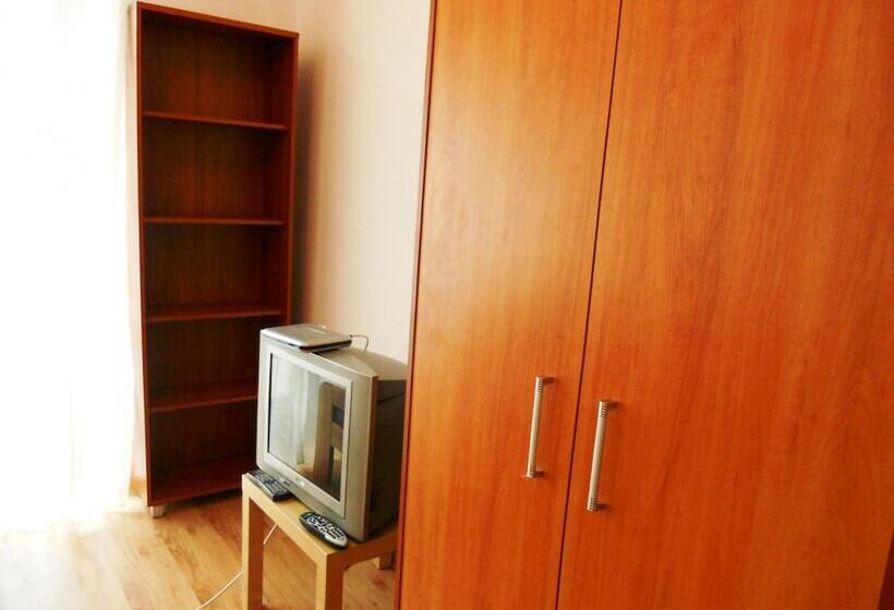 Quarto Familiar Banheiro Compartilhado, Folks Village Plowce House