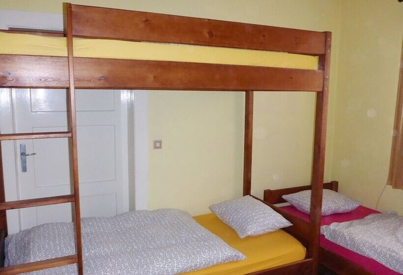 Quarto Familiar Banheiro Compartilhado, Folks Village Plowce House