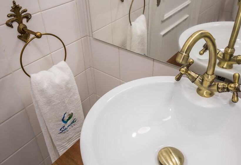 اتاق عادی, Sandhi House   Yoga & Wellness