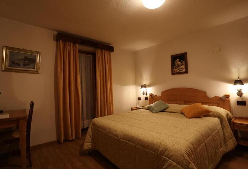 Номер Стандарт, Albergo Centrale Forni