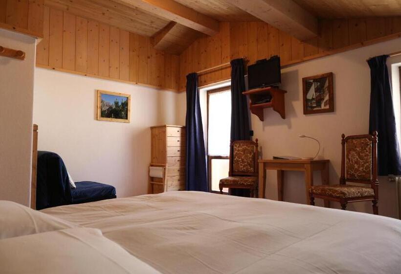 Апартаменты 2 Спальни с Балконом, Albergo Centrale Forni