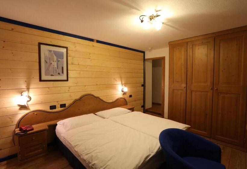 Апартаменты 2 Спальни с Балконом, Albergo Centrale Forni