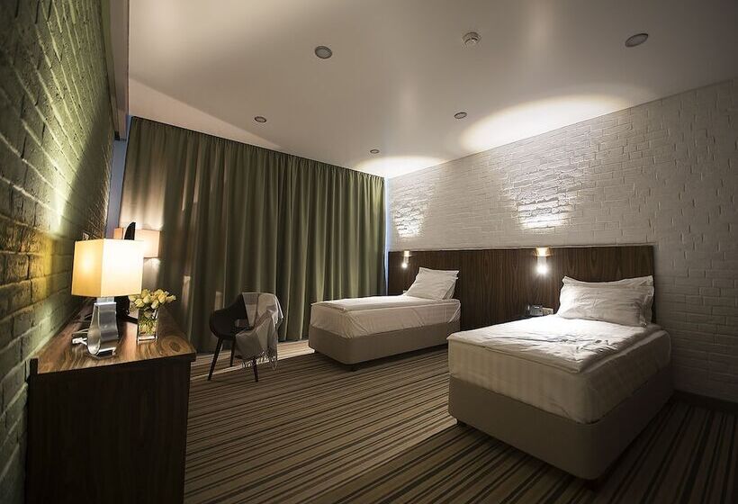 スタンダードルーム, Capital