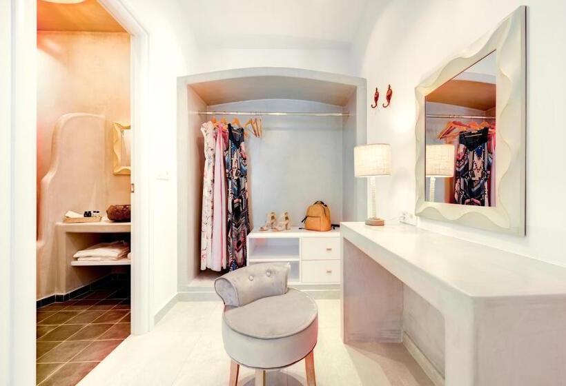 جناح مطلّ علي حمام السباحة, Emerald Collection Suites