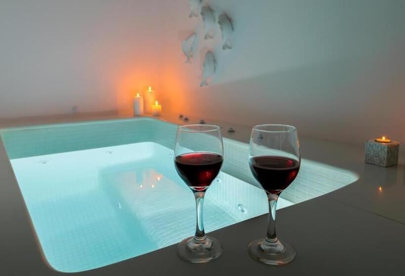 جناح مزود بجاكوزى, Emerald Collection Suites