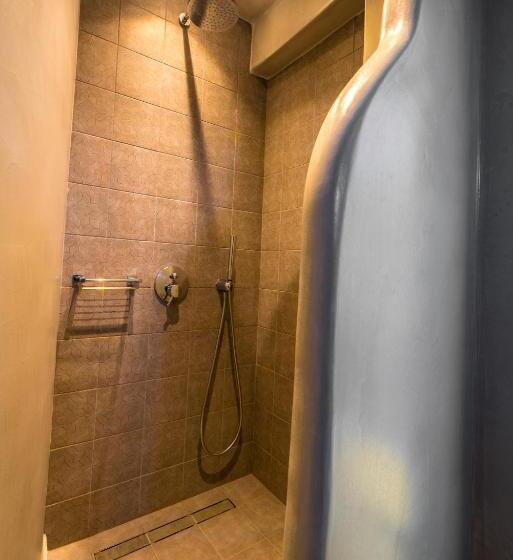 غرفة إقتصادية, Emerald Collection Suites