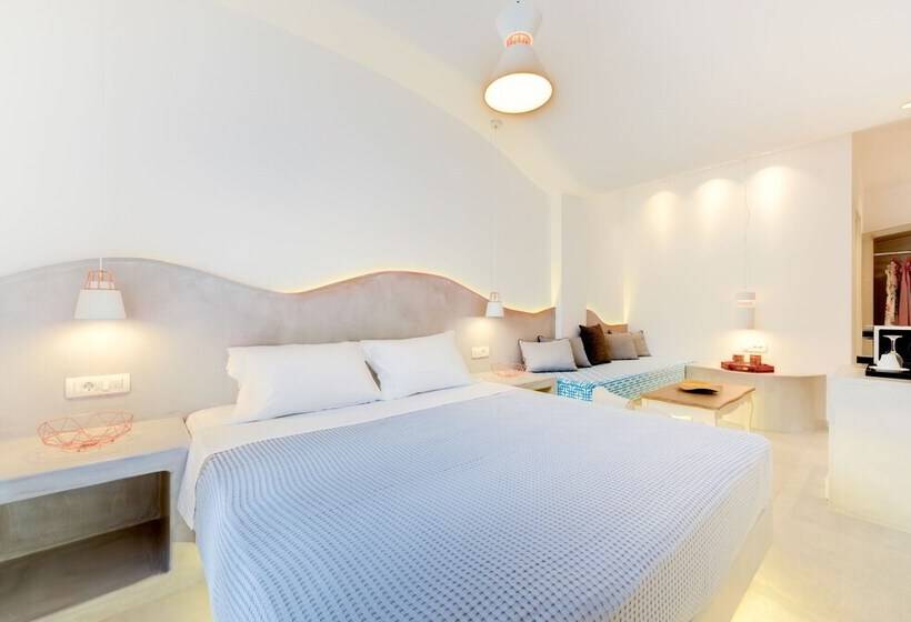 جناح مطلّ علي حمام السباحة, Emerald Collection Suites