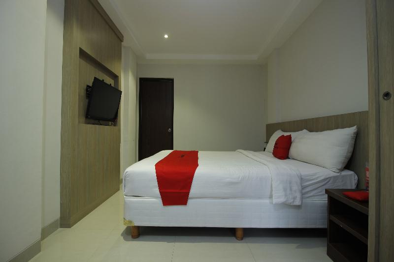 Люкс, Reddoorz Plus @ Tb Simatupang